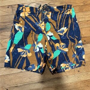 Patagonia Men’s Floral Board Shorts Size 36